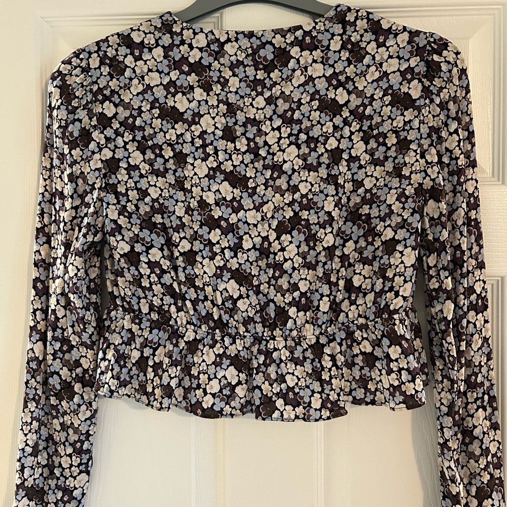 Aritzia Sunday Best Kimberly Blouse - Picture 6 of 6